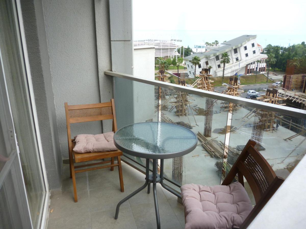 Apartamento Batumi Orbi Sea Tawers Exterior foto